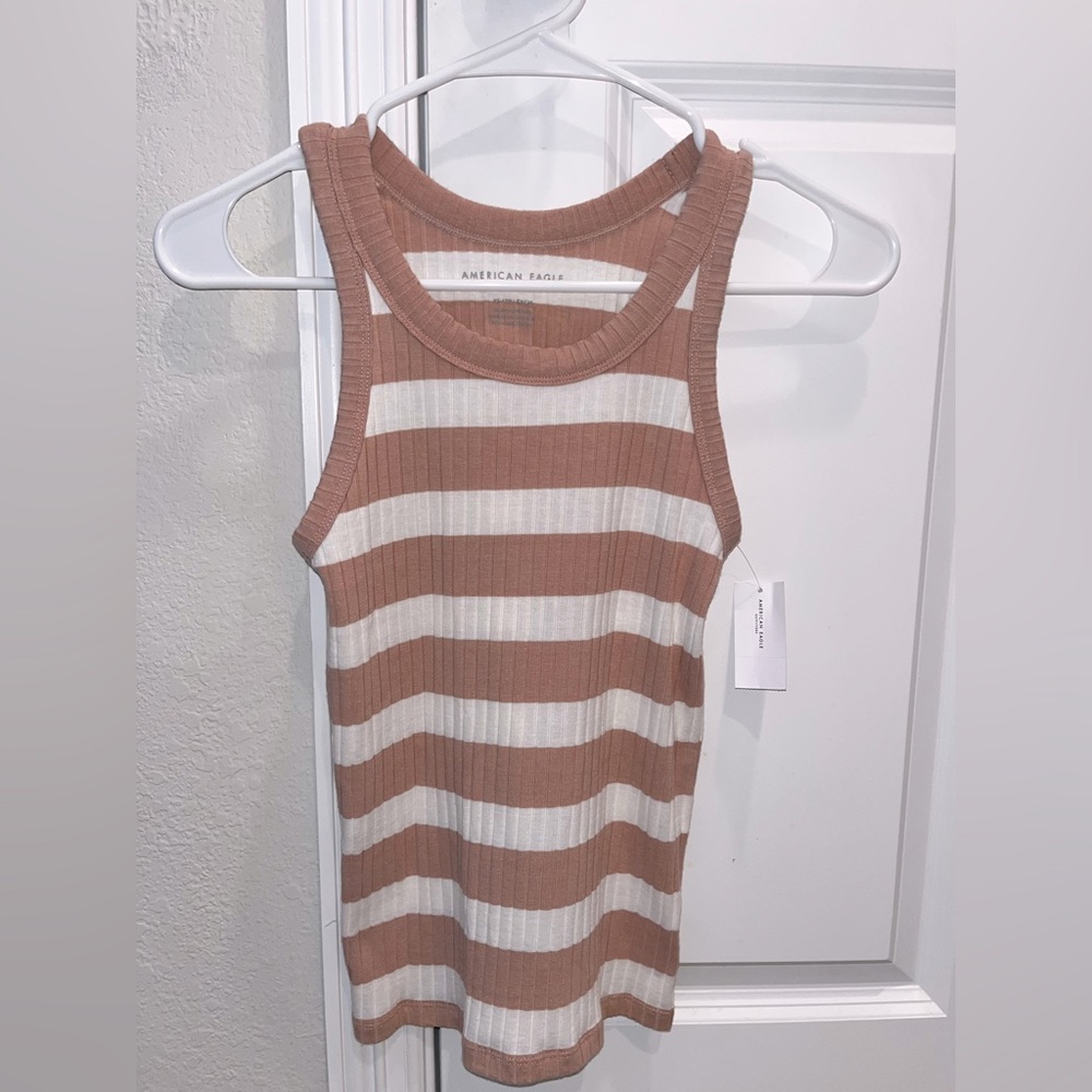 Hi! I am selling this very soft, ribbed, sleeveless tank!
